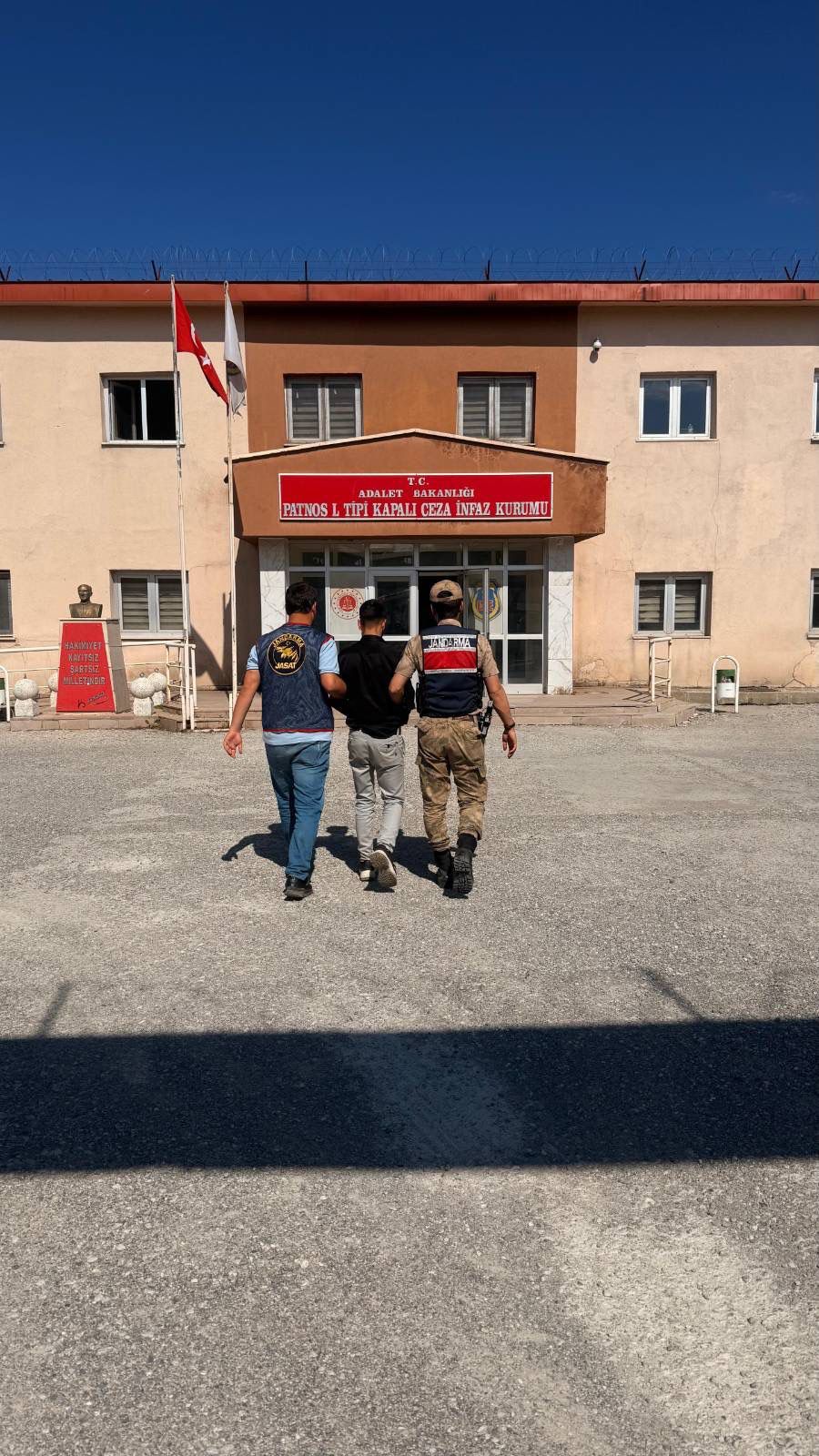 Jandarmadan Kaçamadı, 1 Firari Kıskıvrak Yakalandı!
