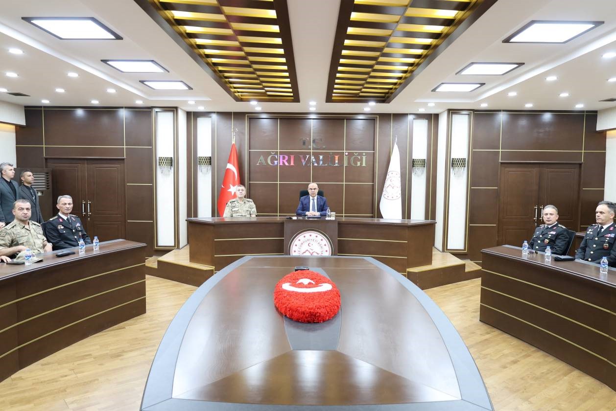 JANDARMA GENEL KOMUTANLIĞIMIZIN KURULUŞ YIL DÖNÜMÜ ETKİNLİKLERİ KAPSAMINDA BAŞARI BELGESİ TAKDİMİ